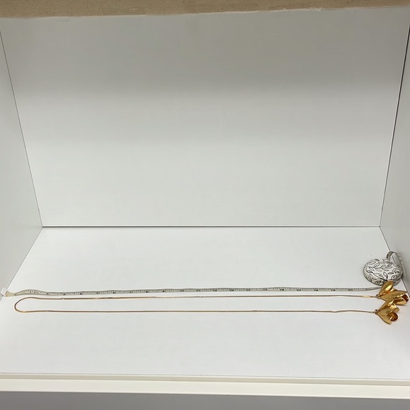 Zara Golden Long Metal Chain with Tulip Flower Pendant - Picture 10 of 12